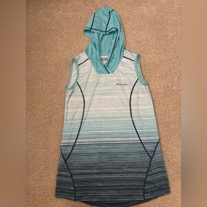 Women’s sleeveless Columbia Omni wick jogging hoodie size medium. Teal